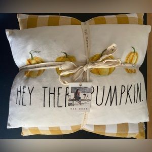 Rae Dunn 3 Pillows Set HEY THERE PUMPKIN - * SEE DESCRIPTION SELLING AS IS ‼️